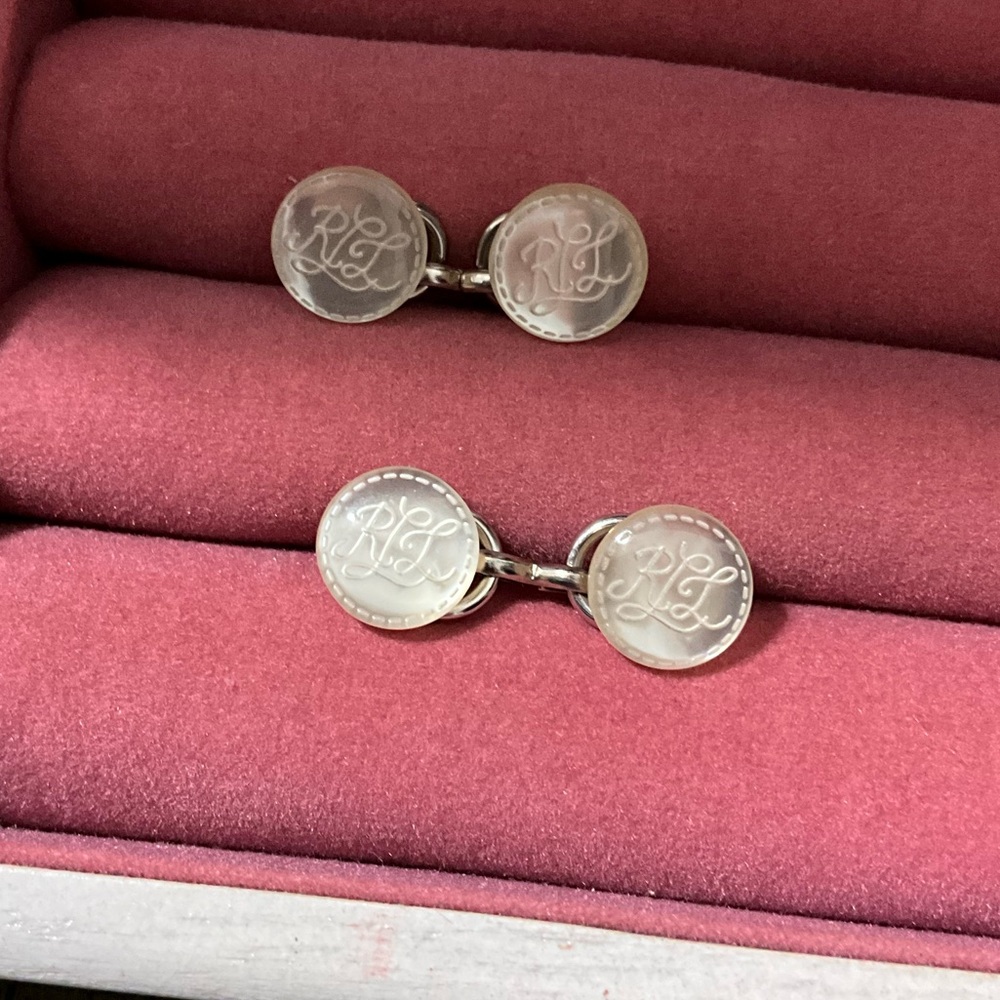 Women’s Ralph Lauren dainty cufflinks 👚 vintage 90s mother of pearl small white
